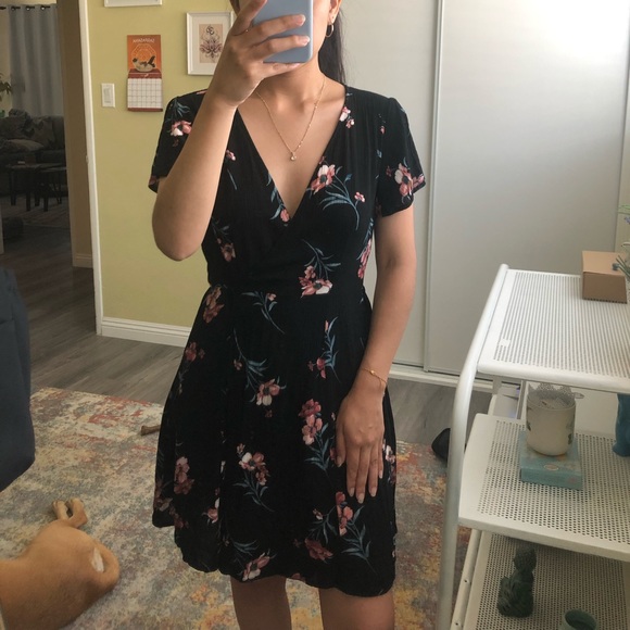 Lulus black mini dress with flowers - Picture 7 of 8